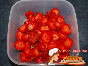 клубничный пирог в мультиварке